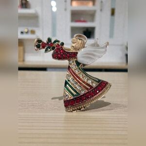 🔥Elegant Angel Brooch🔥